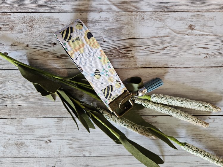 Bumble Heart Key Fob