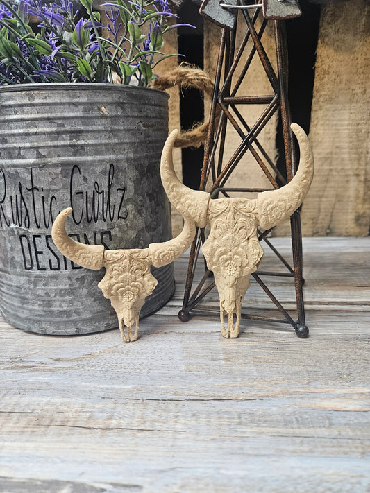 Bull Skull Hugger