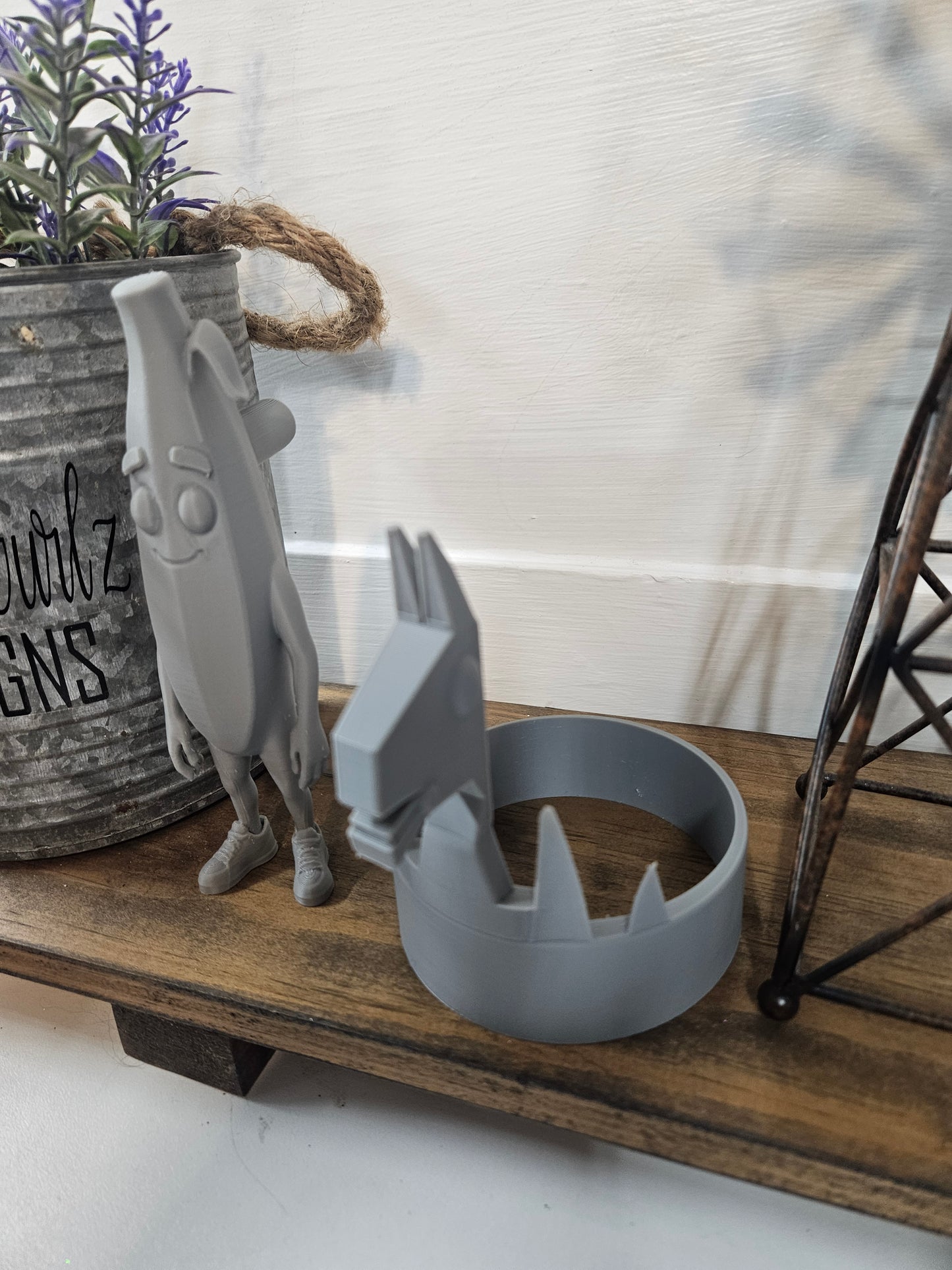Fort Crown And Peely Handle