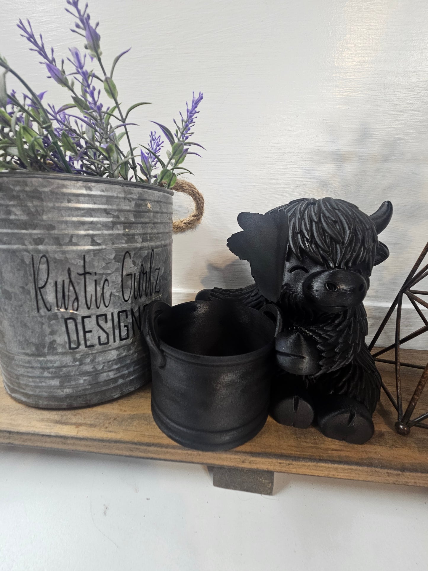 Highland Cow with Metal Tin