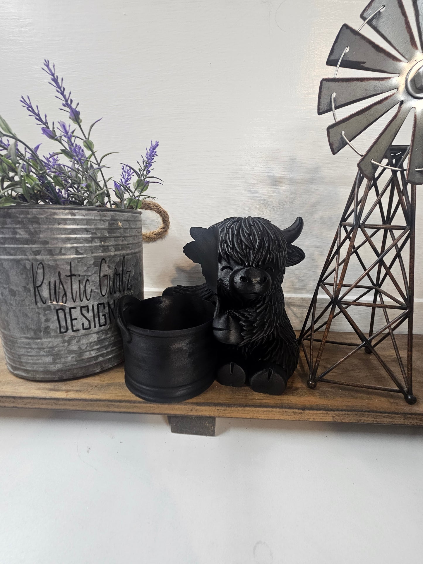 Highland Cow with Metal Tin